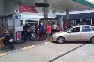 Inusitado: em protesto motociclistas na Bahia exigem nota fiscal para 50 centavos de gasolina