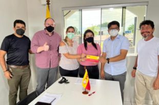 O PSB no Acre recebeu nesta sexta-feira (11) um reforço de peso na composição da chapa para as eleições deste ano: a professora Rosineia Frota, que é pré-candidata a deputada estadual pela sigla