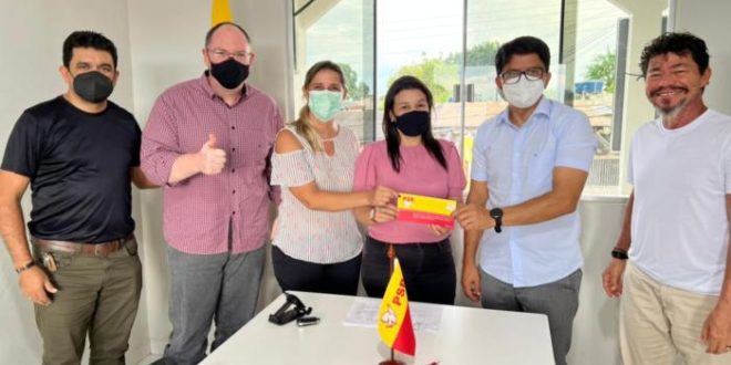 O PSB no Acre recebeu nesta sexta-feira (11) um reforço de peso na composição da chapa para as eleições deste ano: a professora Rosineia Frota, que é pré-candidata a deputada estadual pela sigla