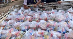 Atingidos pela enchente em Tarauacá desconfiam de motivação eleitoral em doação de sacolões