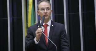 Leo de Brito destina R$ 13,5 mi para UFAC e auxilia instituição na retomada de atividades presenciais