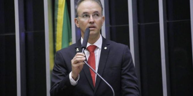 Leo de Brito destina R$ 13,5 mi para UFAC e auxilia instituição na retomada de atividades presenciais
