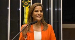 Mara Rocha anuncia pagamento de emenda de R$ 350 mil para construção de quadra esportiva na comunidade Tartaruga em Cruzeiro do Sul