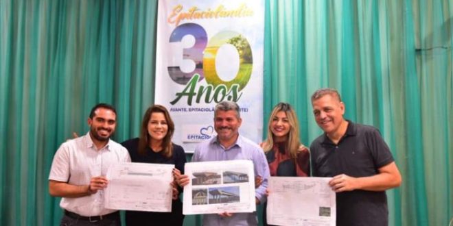 Mara Rocha participa da solenidade de apresentação do projeto da ponte José Augusto, que liga Epitaciolândia a Brasiléia, fruto de emenda de sua autoria