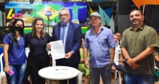 Ordem de serviço de quase R$ 5 milhões de indicação de Mara Rocha é assinada durante festa de aniversário de Plácido de Castro