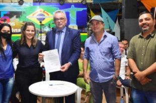 Ordem de serviço de quase R$ 5 milhões de indicação de Mara Rocha é assinada durante festa de aniversário de Plácido de Castro
