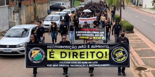 Semana inicia com manifestação da Polícia Civil