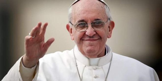 Papa Francisco paga combustível para caminhões levarem comida para a Ucrânia