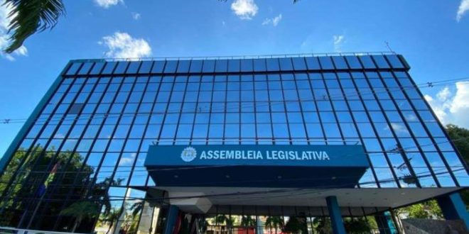 Passaporte da vacina será cobrado na Aleac a partir desta terça-feira
