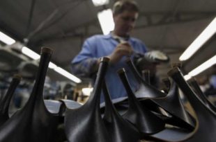 Produção industrial cai 2,4% em janeiro ante dezembro, revela IBGE