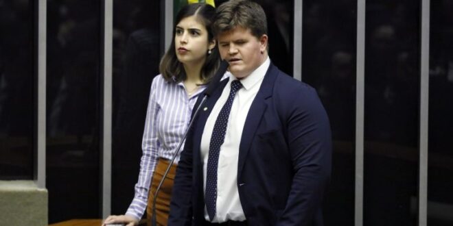 Projeto define atributos exigidos para investidura em cargos públicos