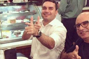 Queiroz sai das sombras e articula candidatura a deputado federal