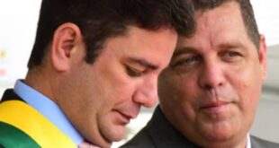 Rocha levanta suspeita que viagem de Gladson aos EUA foi para se reunir com familiares e outros envolvidos na Operação Ptolomeu