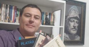 Sanderson Moura: "Sou candidato ao Senado pelo movimento pró-livros"