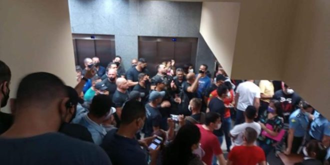 Coronéis da ativa e alunos da Escola de Formação de Soldados engrossam o movimento por "aumento Justo"