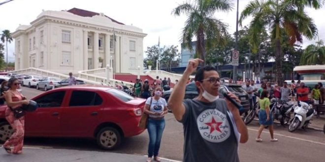 Professor diz que o legado dos Cameli no Acre é de destruição da carreira do servidor público