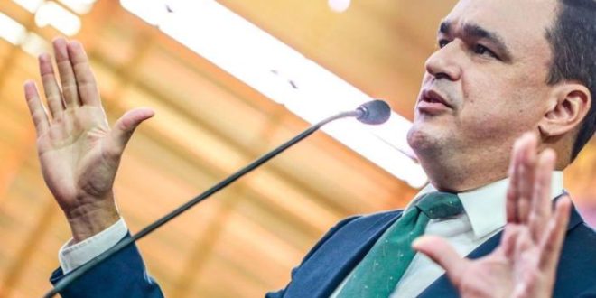 Na Aleac, Daniel Zen expõe prejuízos para os servidores públicos com reajuste proposto pelo governo