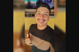 Motorista atinge árvores e morre ao ser arremessado para fora de carro