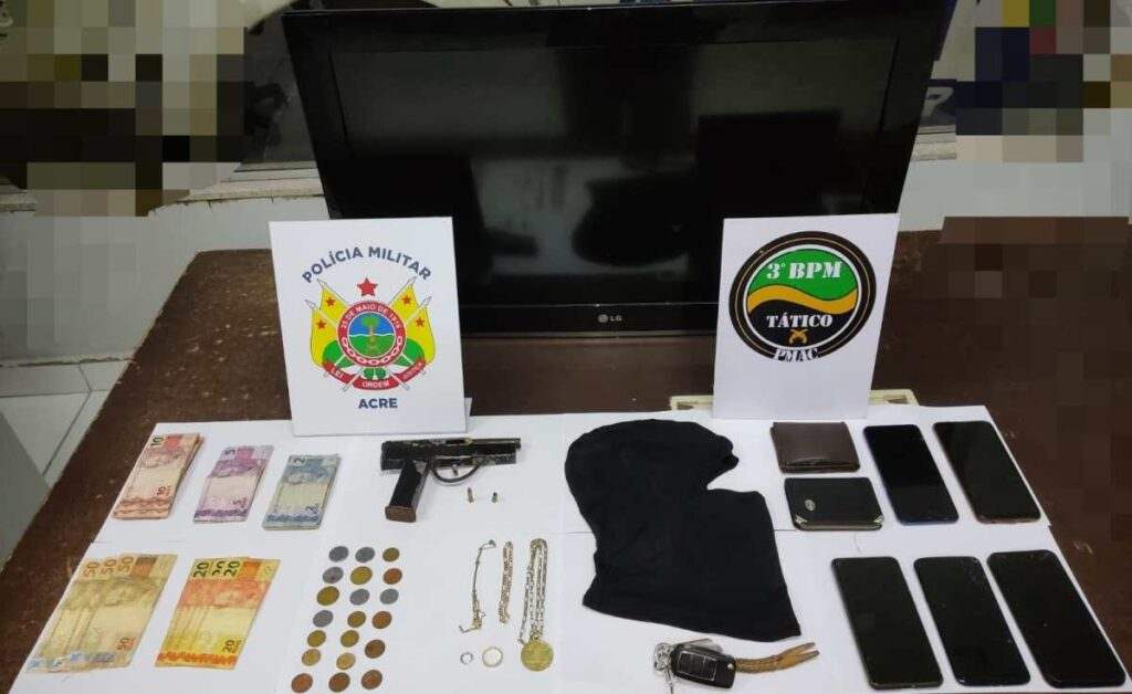 PM prende dois assaltantes e apreende arma de fogo no bairro Alto Alegre