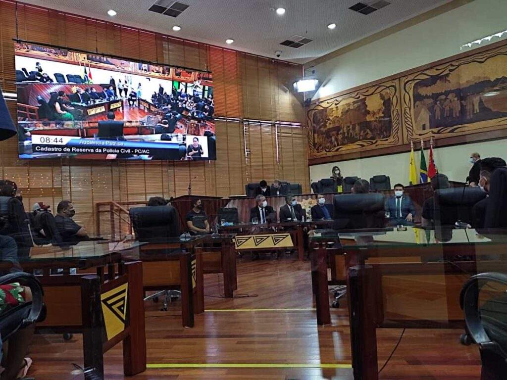 Aleac aprova PL que concede auxílio de até R$ 2 mil para policiais militares 2 Aleac aprova PL que concede auxílio de até R$ 2 mil para policiais militares