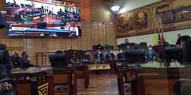 Aleac aprova PL que concede auxílio de até R$ 2 mil para policiais militares
