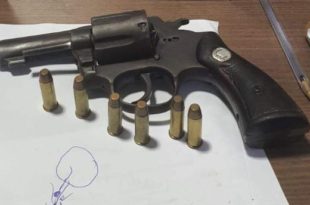 Ação integrada das polícias Civil e Militar prende dois e apreende arma de fogo em Senador Guiomard