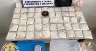 PM apreende quase meio quilo de cocaína no bairro da Pista, em Sena Madureira