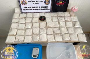 PM apreende quase meio quilo de cocaína no bairro da Pista, em Sena Madureira