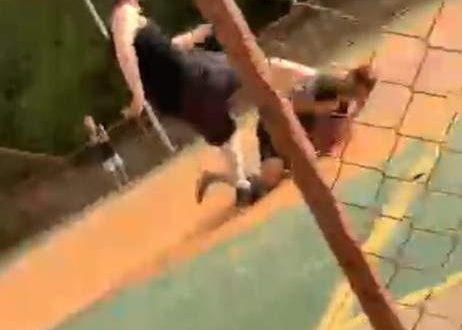 Homem que espancou adolescente de 14 anos presta depoimento
