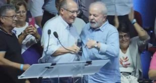 Alckmin exalta Lula aos gritos em evento com centrais sindicais