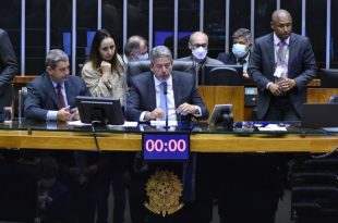 Aprovada urgência para projeto que regulamenta pesquisa clínica em seres humanos; acompanhe