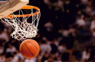 Arbitro é brutalmente espancado em jogo de basquete nos EUA