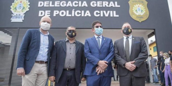 Bastidores fervem: mudança de chefia da Polícia Civil teria por objetivo o afastamento dos delegados da Deccor que investigam possíveis ilicitudes no governo