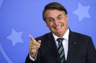 Bolsonaro diz que TSE deveria acolher sugestões das Forças Armadas