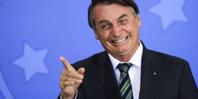 Bolsonaro diz que TSE deveria acolher sugestões das Forças Armadas