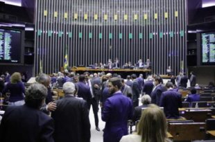 Câmara aprova MP que reformula legislação sobre o setor aéreo