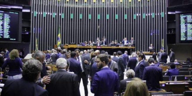 Câmara aprova MP que reformula legislação sobre o setor aéreo