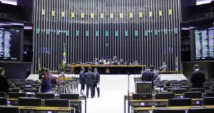 Câmara pode votar na segunda-feira proposta que cria Programa Internet Brasil