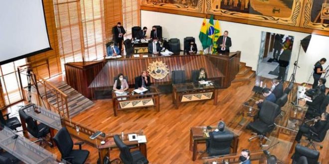 Deputados podem votar novamente o aumento para o funcionalismo público. Assista aqui ao vivo