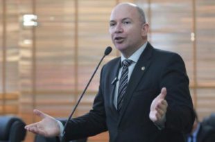 Gérlen Diniz implora fiscalização do MPE em Sena Madureira: "prefeito entregou a usina de asfalto do município para uma empresa particular"