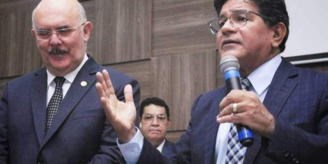 Milton Ribeiro diz à PF que recebeu pastor a pedido de Bolsonaro, mas nega privilégio