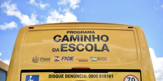 Ministro usa programa que distribui ônibus escolar para atender aliados