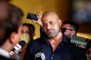 MPF-RJ denuncia 3 assessores de Silveira por entrega de celulares na prisão da PF