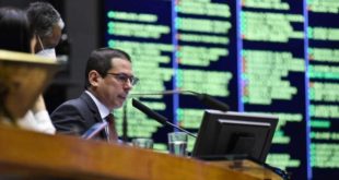 Plenário pode votar aumento extraordinário para o Auxílio Brasil