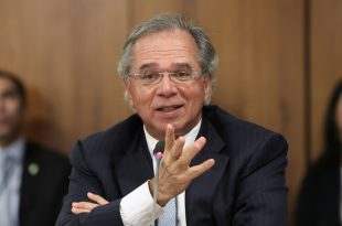 Privatização da Eletrobras deve ocorrer em até 4 semanas, diz Guedes