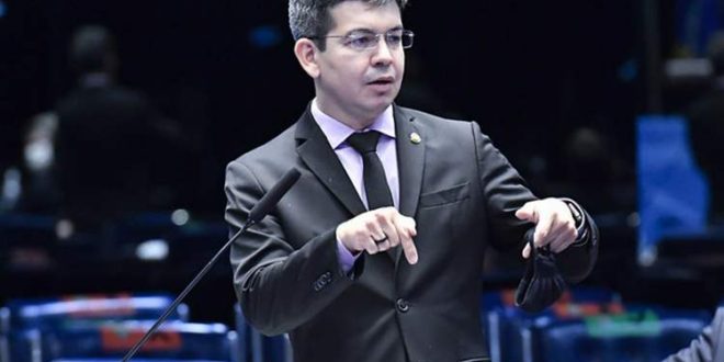 Randolfe Rodrigues espera ter 29 assinaturas para CPI do MEC até quarta