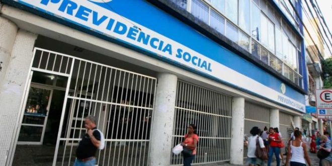 Veja quem consegue a aposentadoria por idade do INSS com 61 anos e meio