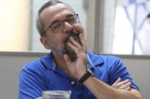 Weintraub culpa 'centrão-militares' por compra de Viagra nas Forças Armadas