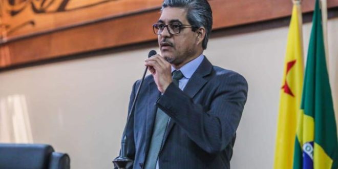 Edvaldo cobra pagamento de auxílio-alimentação a professores permutados