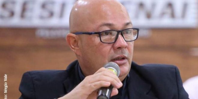 José Adriano celebra resultados recordes e garante implantação do ensino médio no Sesi
